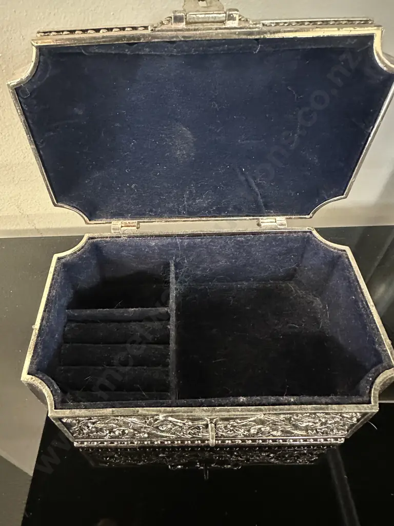 Vintage Metal Ornate Lined Jewellery Case H9,W18,D11cm. Image 1++