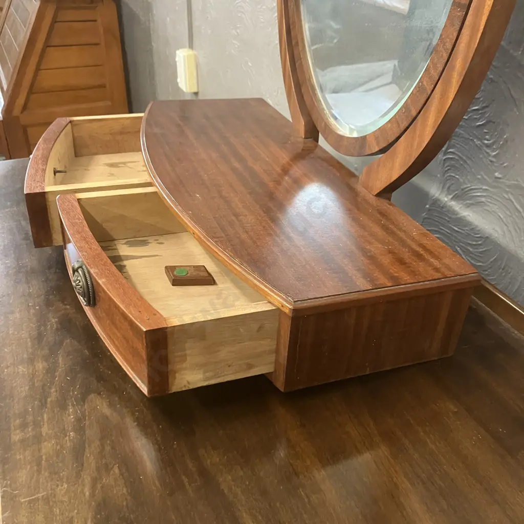 Mahogany Bow Front Dressing Table Mirror, 2 Drawers. H66 W57 D26cm Image 1++