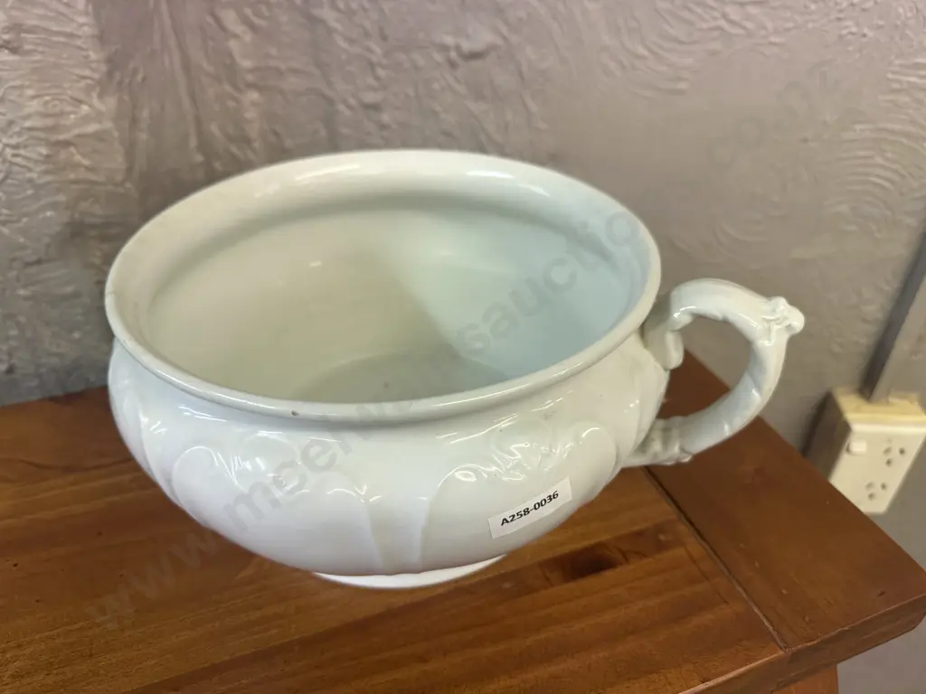 Antique White Johnson Bros Chamber Pot. 13 x 22cm Image 1++