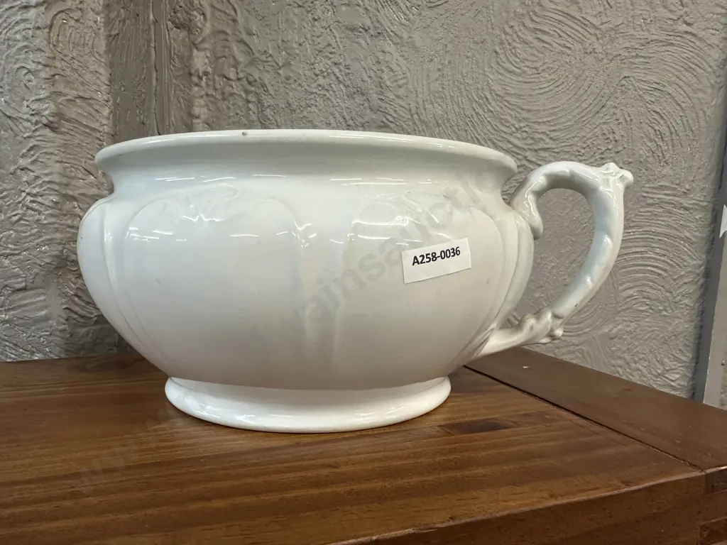 Antique White Johnson Bros Chamber Pot. 13 x 22cm Image 1++