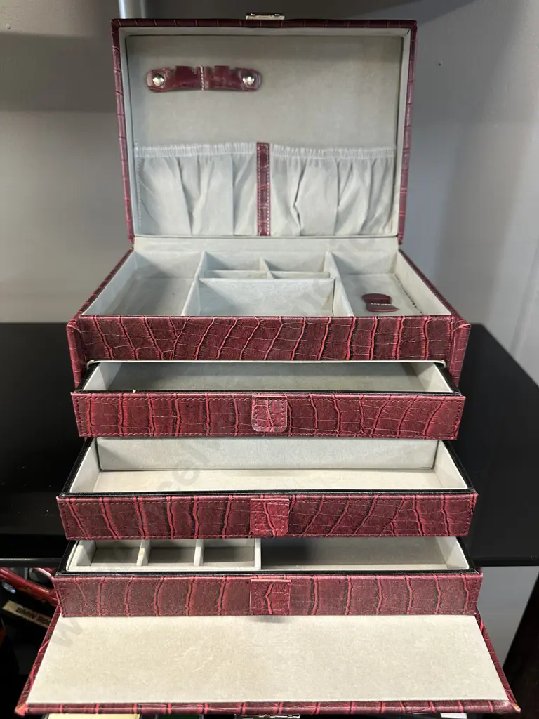 Burgundy Leather Look Jewellery Case H19,W26,D19cm. Image 1++