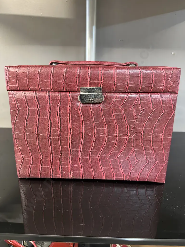 Burgundy Leather Look Jewellery Case H19,W26,D19cm. Image 1++