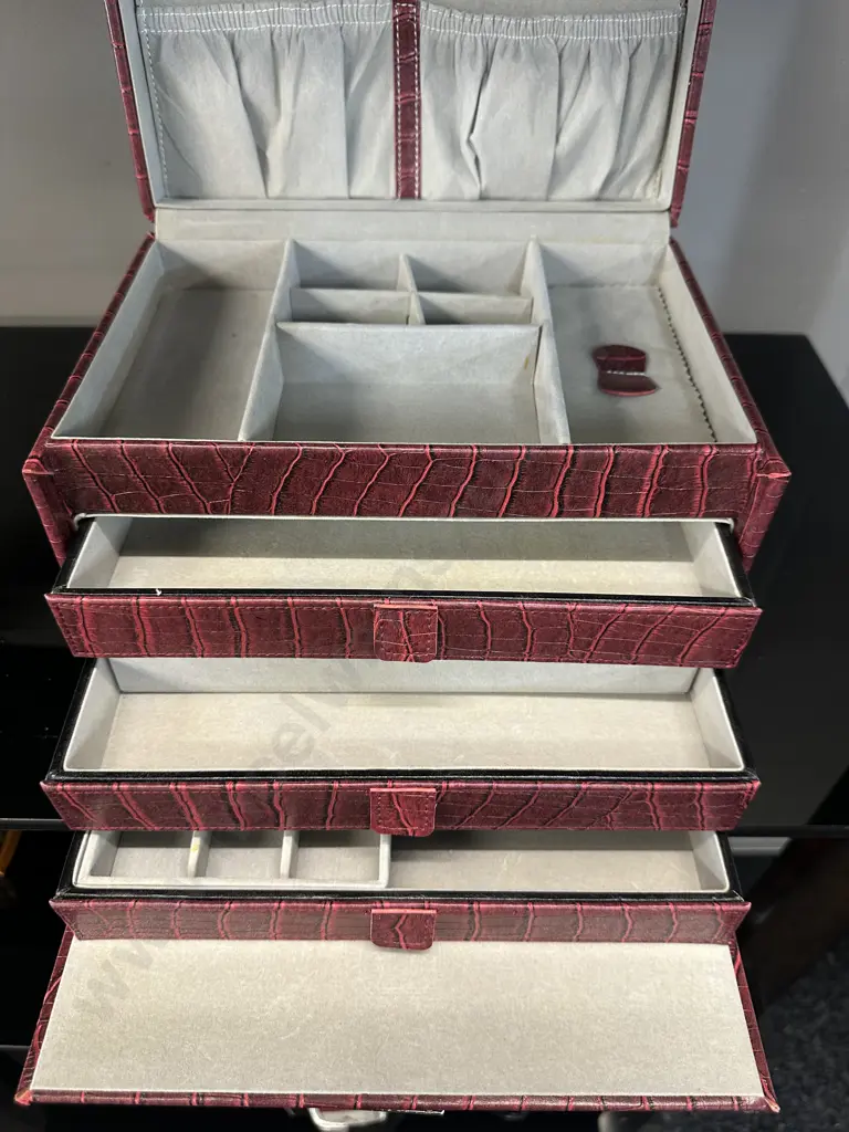 Burgundy Leather Look Jewellery Case H19,W26,D19cm. Image 1++