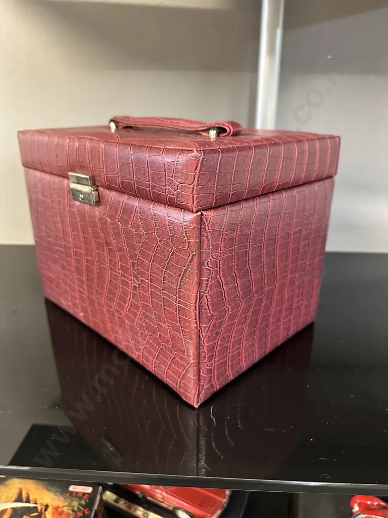 Burgundy Leather Look Jewellery Case H19,W26,D19cm. Image 1++