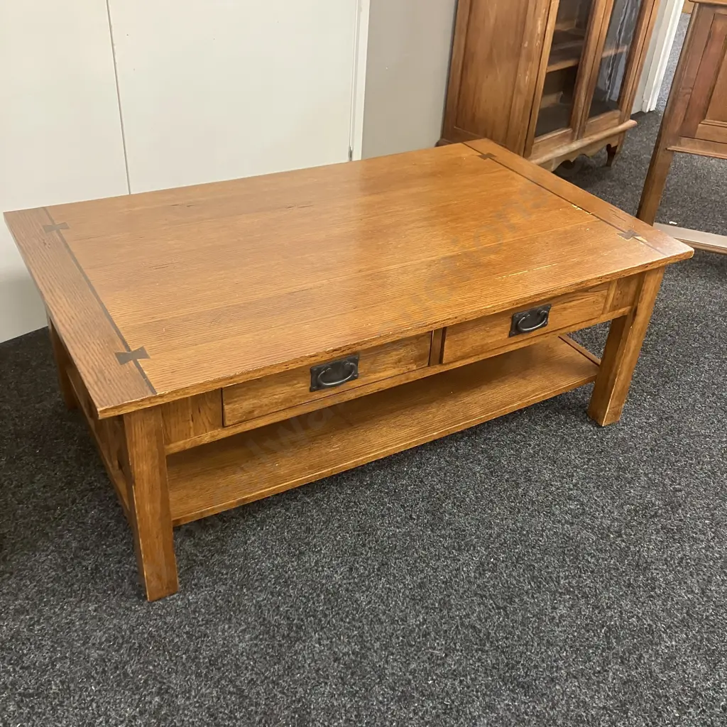 Large Oak Coffee Table With 2 Drawers & Undershelf, Black Wrought Handles, Inlaid Detail On Top. H47 W122 D71cm Image 1++
