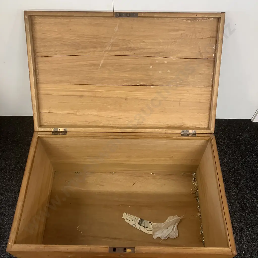 Antique Kauri Trunk. H43 W79 D49cm Image 1++