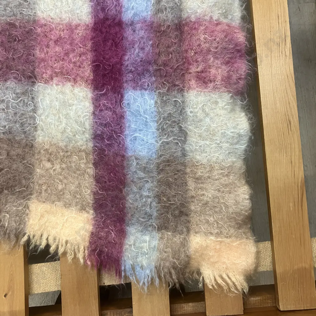 CRAIG-NA-CREIDHE 100% Mohair Throw Made In Scotland. 110 x 140cm Image 1++