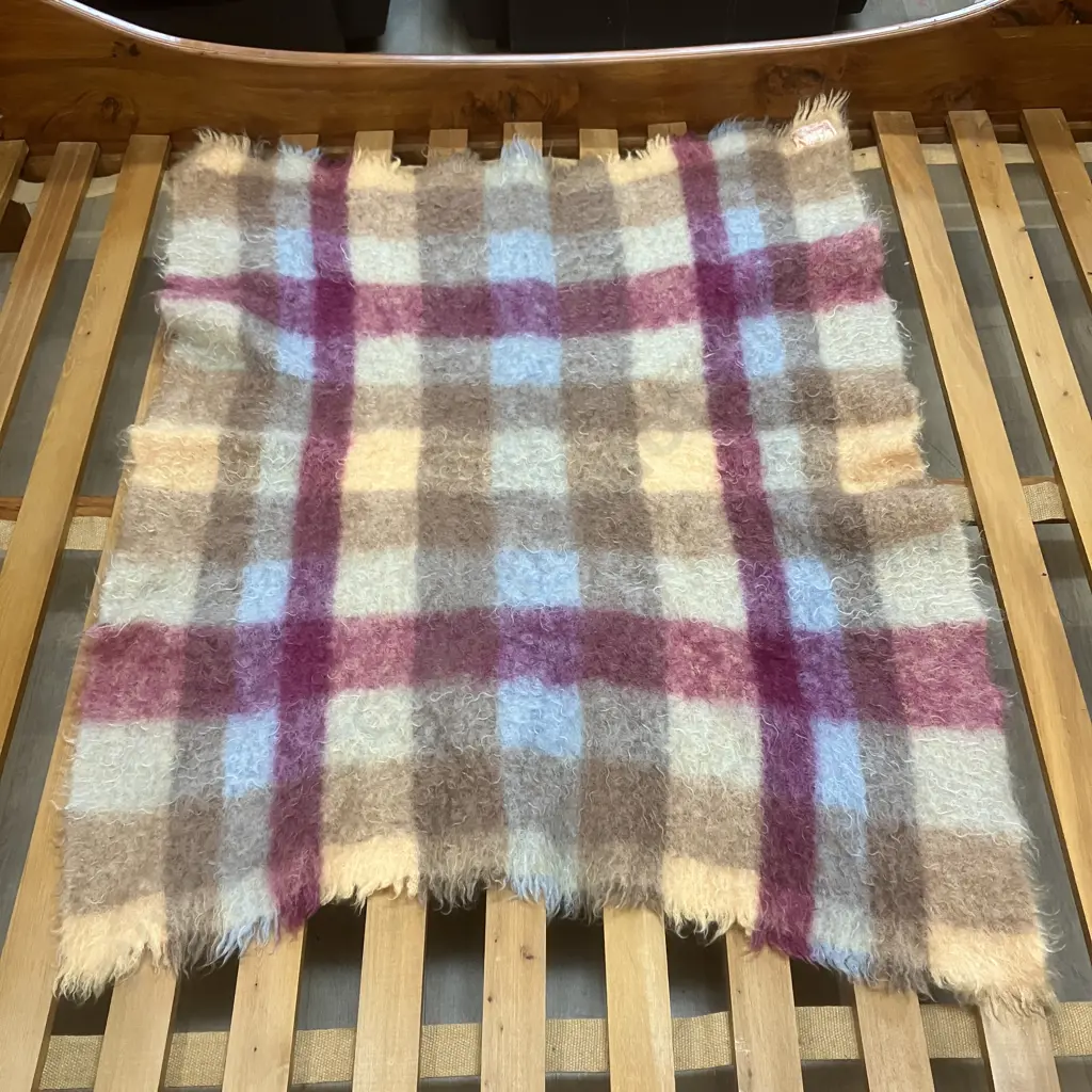 CRAIG-NA-CREIDHE 100% Mohair Throw Made In Scotland. 110 x 140cm Image 1++