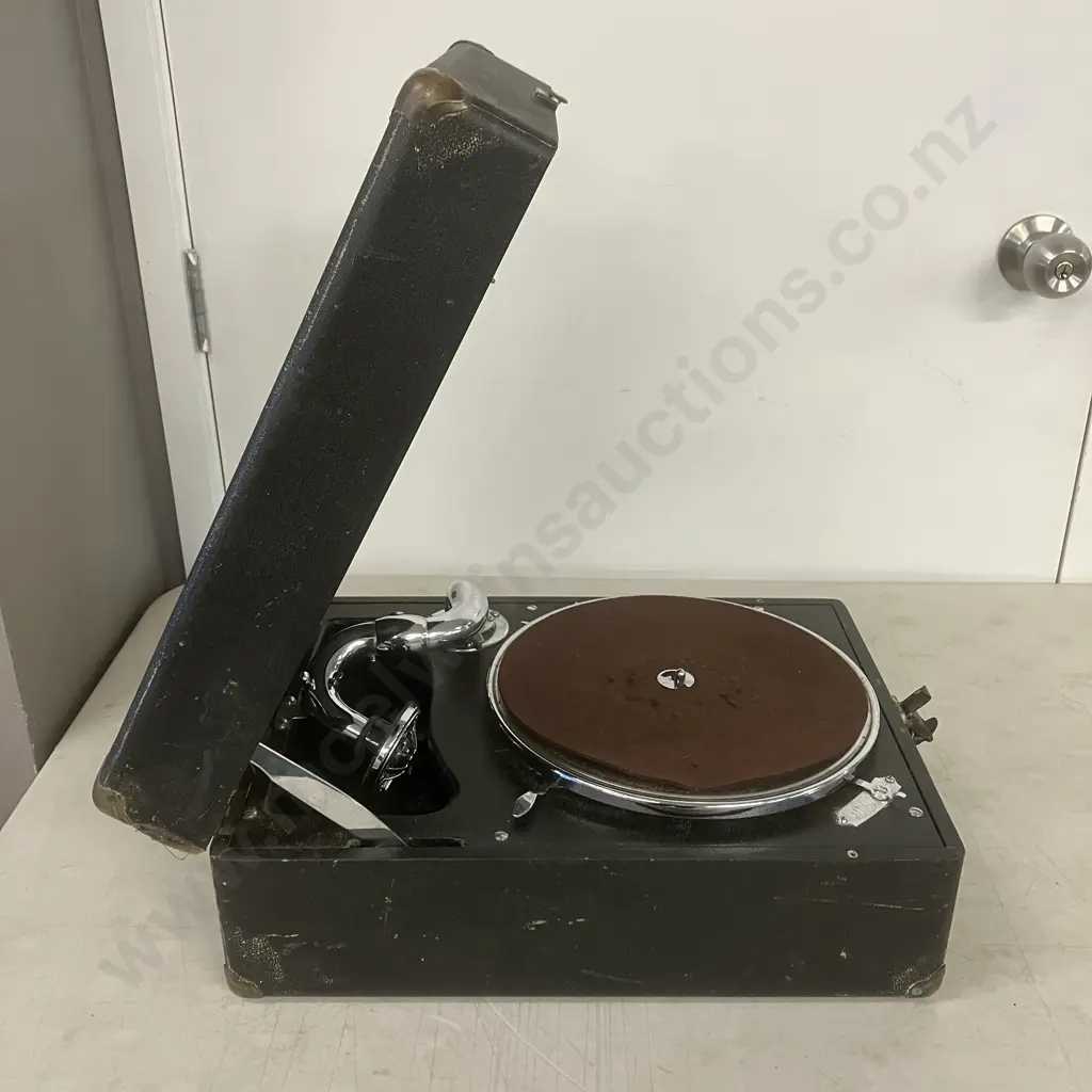 1930s HMV (His Masters Voice) Portable Gramophone Model 102 E With Box Lot of Assorted 78s Image 1++