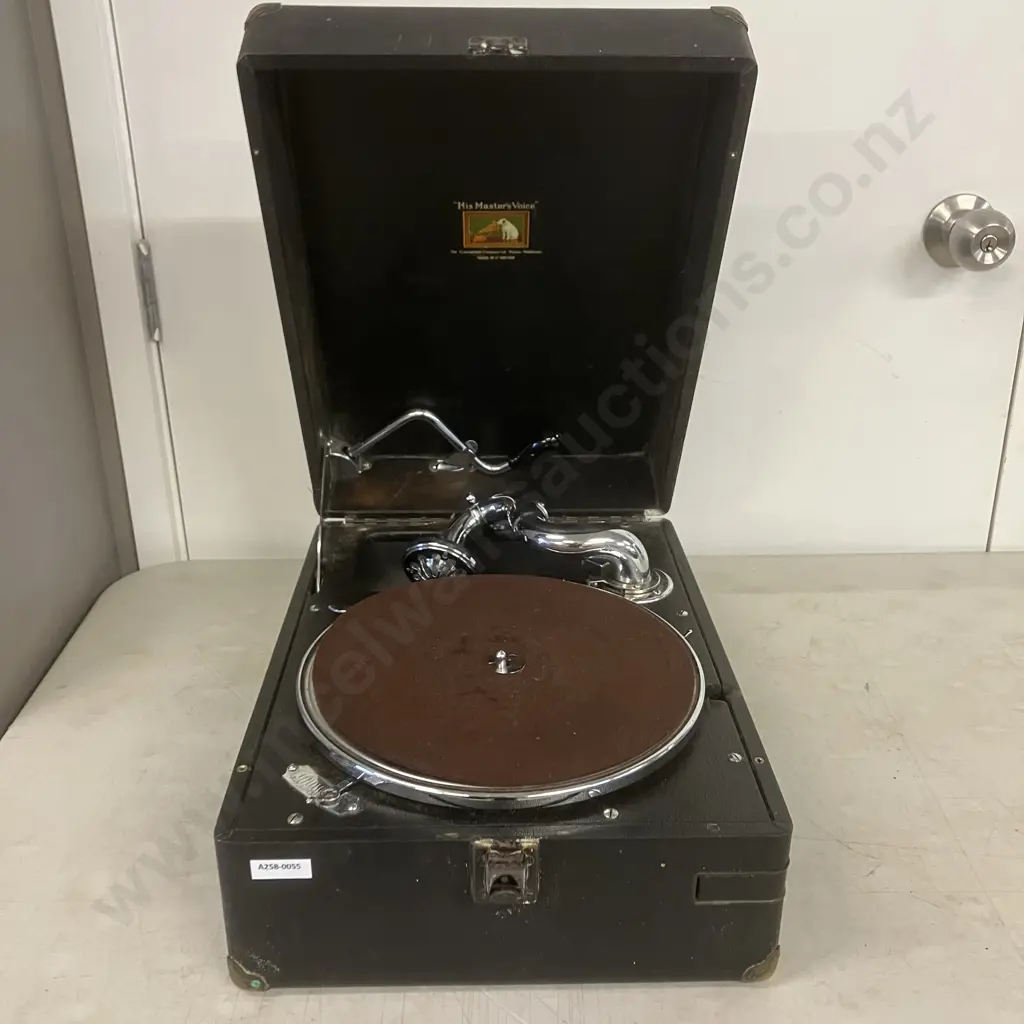 1930s HMV (His Masters Voice) Portable Gramophone Model 102 E With Box Lot of Assorted 78s Image 1++