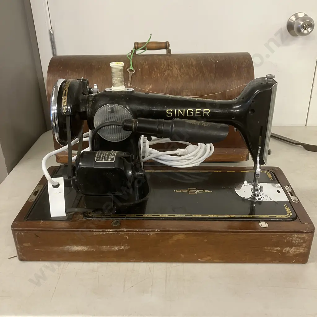 Vintage 1950's SINGER Sewing Machine #EG 263.636, Blue Badge, Centennial Edition - Great Britain, Bentwood Case With Key Image 1++