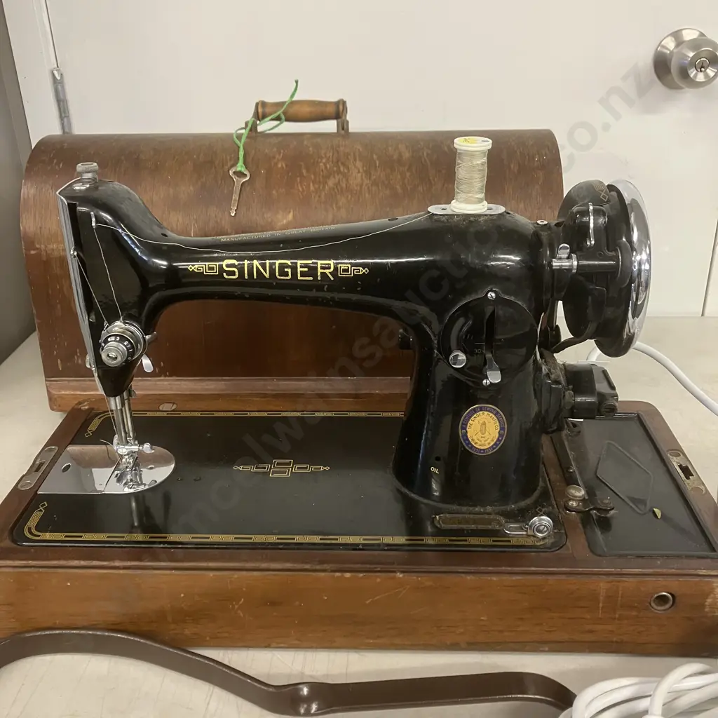 Vintage 1950's SINGER Sewing Machine #EG 263.636, Blue Badge, Centennial Edition - Great Britain, Bentwood Case With Key Image 1++