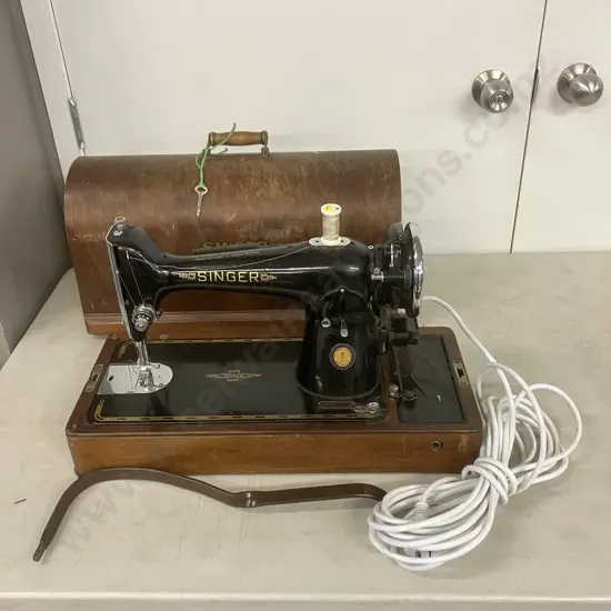 Vintage 1950's SINGER Sewing Machine #EG 263.636, Blue Badge, Centennial Edition - Great Britain, Bentwood Case With Key