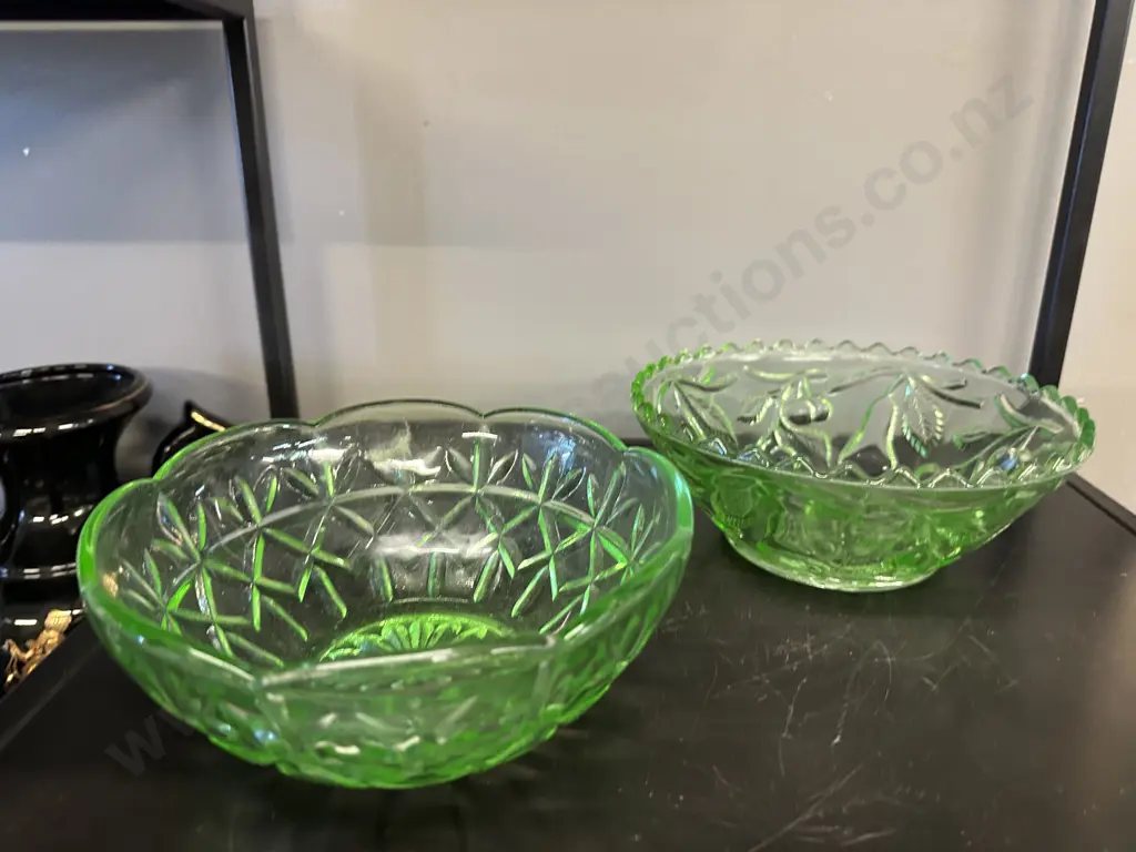 Vintage Green Depression Glass Bowls Image 1++