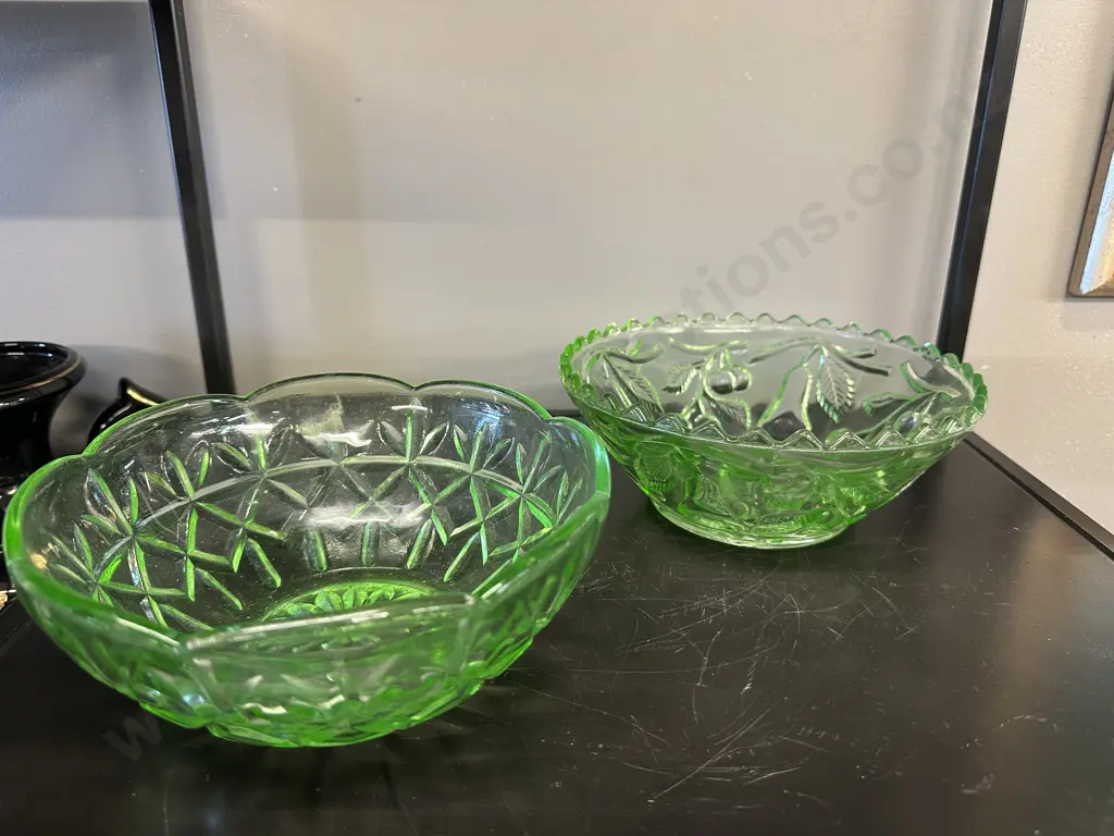 Vintage Green Depression Glass Bowls Image 1++