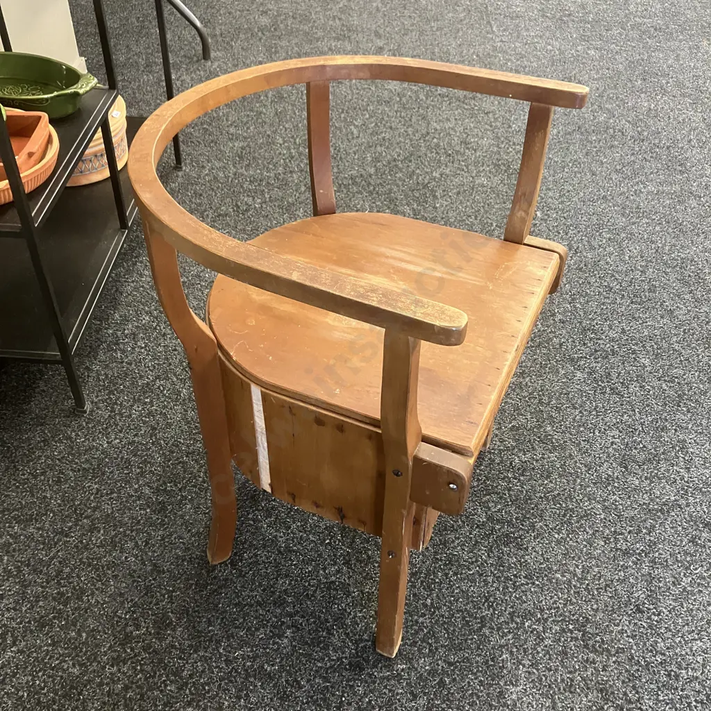 Vintage Wooden Commode With Mellor, Taylor & Co Chamber Pot. H67 W54 D49cm Image 1++