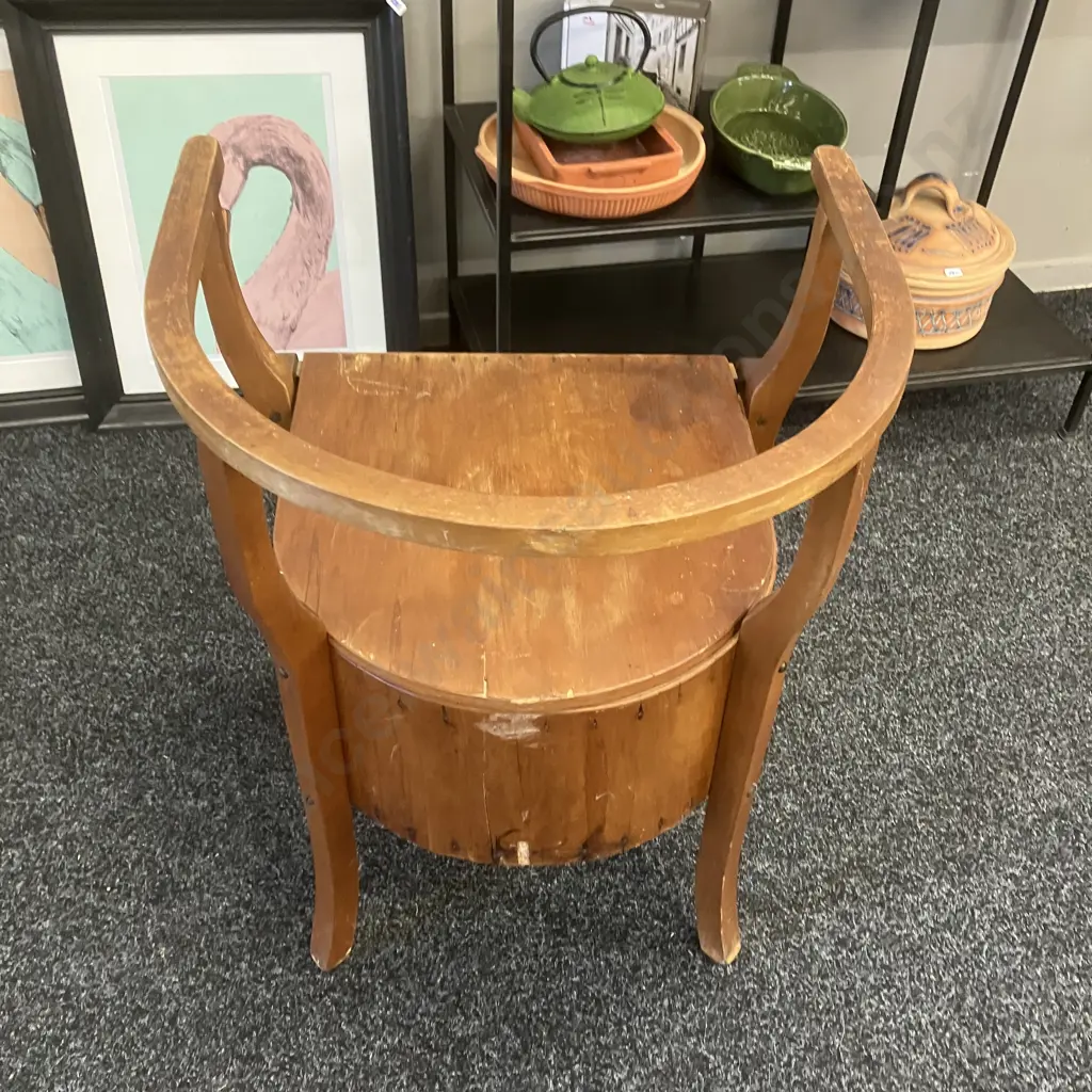 Vintage Wooden Commode With Mellor, Taylor & Co Chamber Pot. H67 W54 D49cm Image 1++