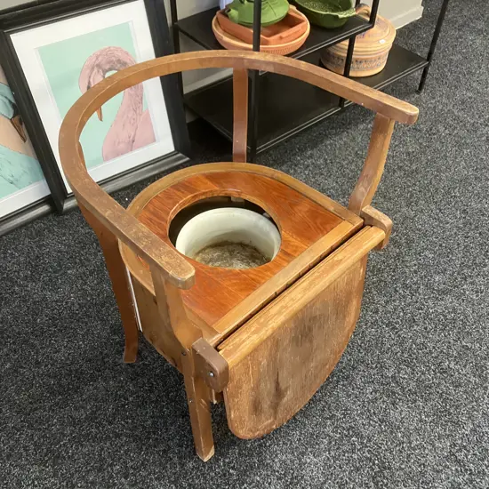 Vintage Wooden Commode With Mellor, Taylor & Co Chamber Pot. H67 W54 D49cm