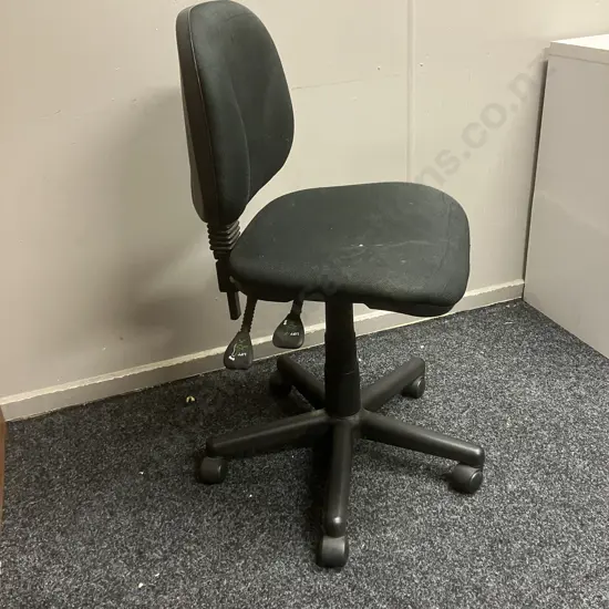 Gaslift Desk Chair, 2 Lever, Mobile, Black Fabric