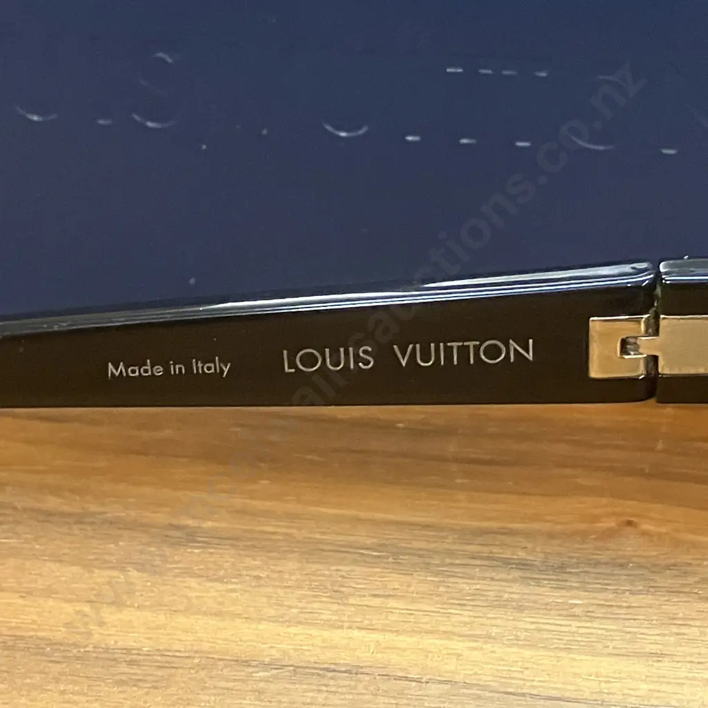 Louis Vuitton Acetate Frame Enigme GM Sunglasses Z0361U Black With Case, Box & Paperwork (93L 58-14 OO 140) Image 1++