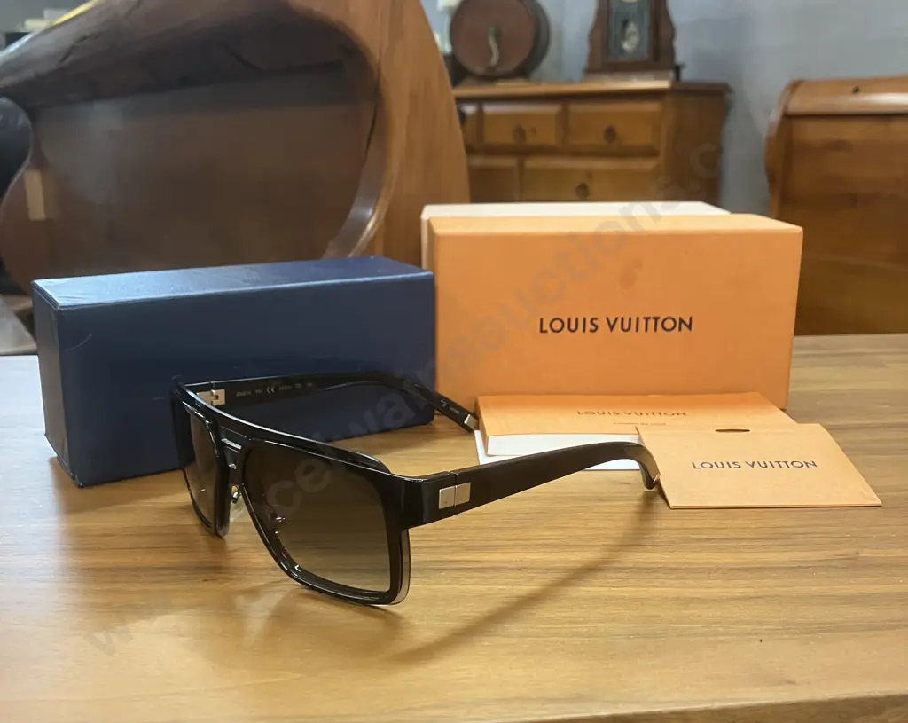 Louis Vuitton Acetate Frame Enigme GM Sunglasses Z0361U Black With Case, Box & Paperwork (93L 58-14 OO 140) Image 1++