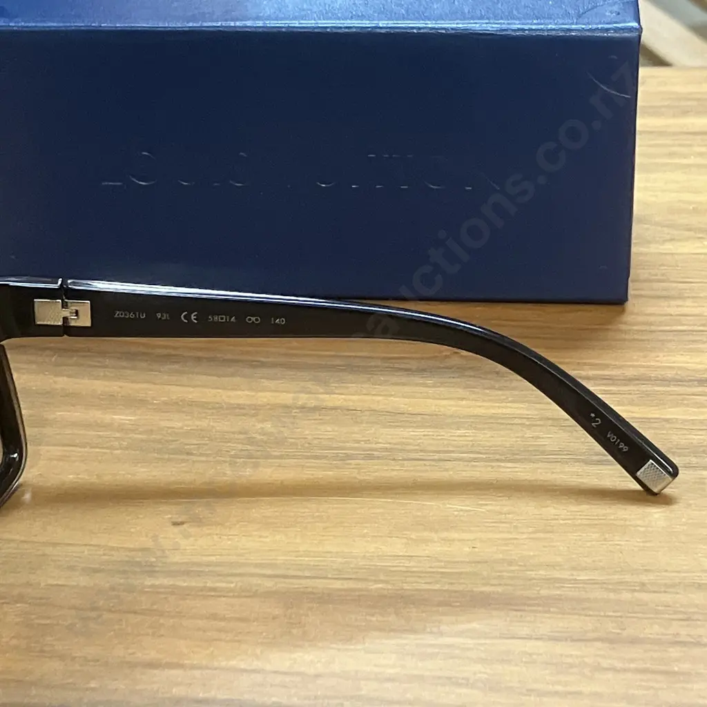 Louis Vuitton Acetate Frame Enigme GM Sunglasses Z0361U Black With Case, Box & Paperwork (93L 58-14 OO 140) Image 1++