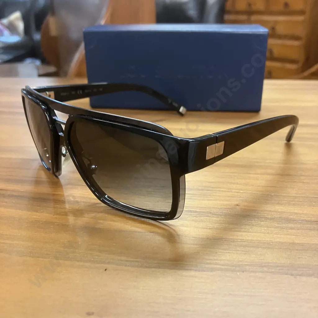 Louis Vuitton Acetate Frame Enigme GM Sunglasses Z0361U Black With Case, Box & Paperwork (93L 58-14 OO 140) Image 1++