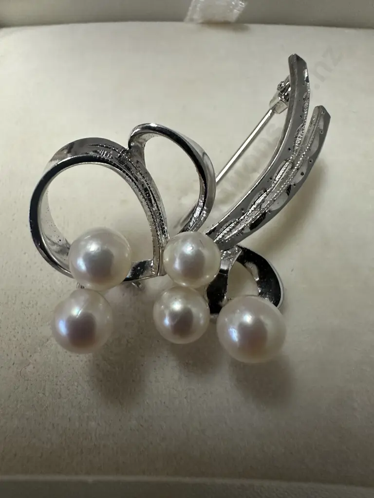  Stamped Sterling Silver Cult Pearl Brooch Image 1++