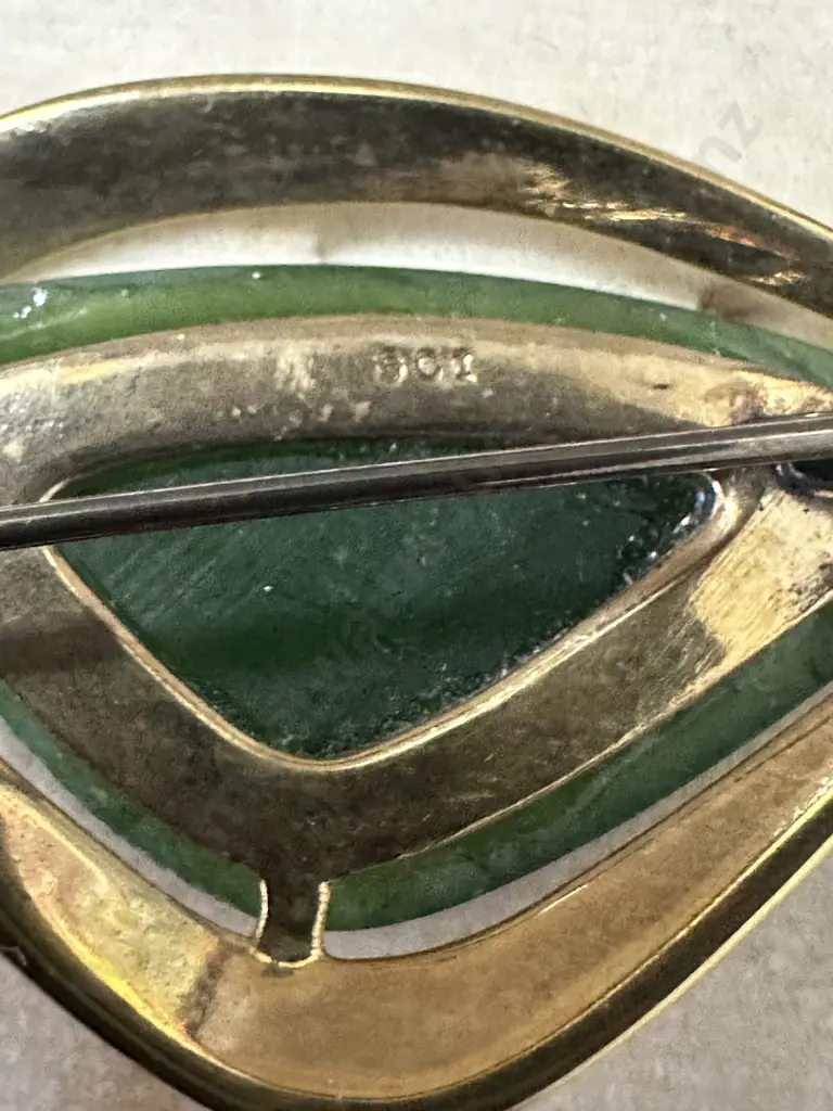 9Ct Gold & Jade Brooch Image 1++