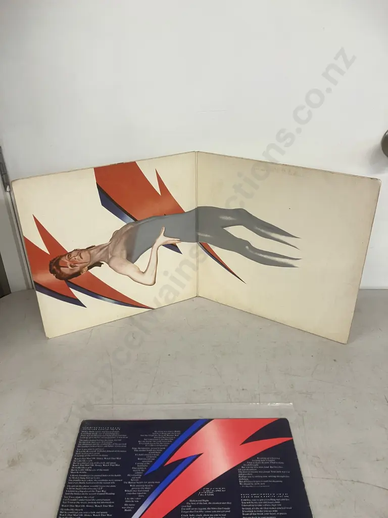 Rare 1973 New Zealand Pressing David Bowie Aladdin Sane Gatefold Vinyl LP Record With Lyrics Sleeve, RCA Victor LSP-4852 Image 1++
