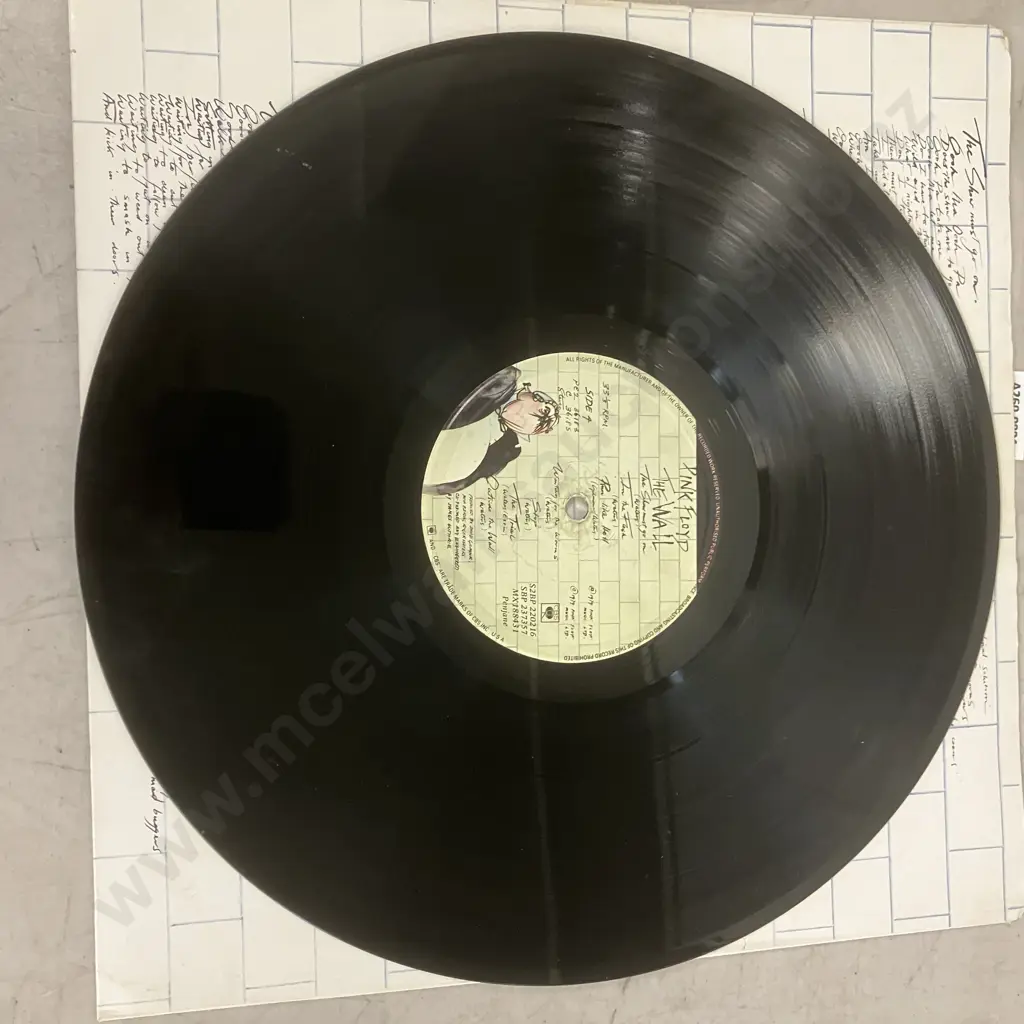 Pink Floyd The Wall 2 x Vinyl LP, Gatefold With Lyrics Sleeves, 1979 Original New Zealand Pressing Image 1++