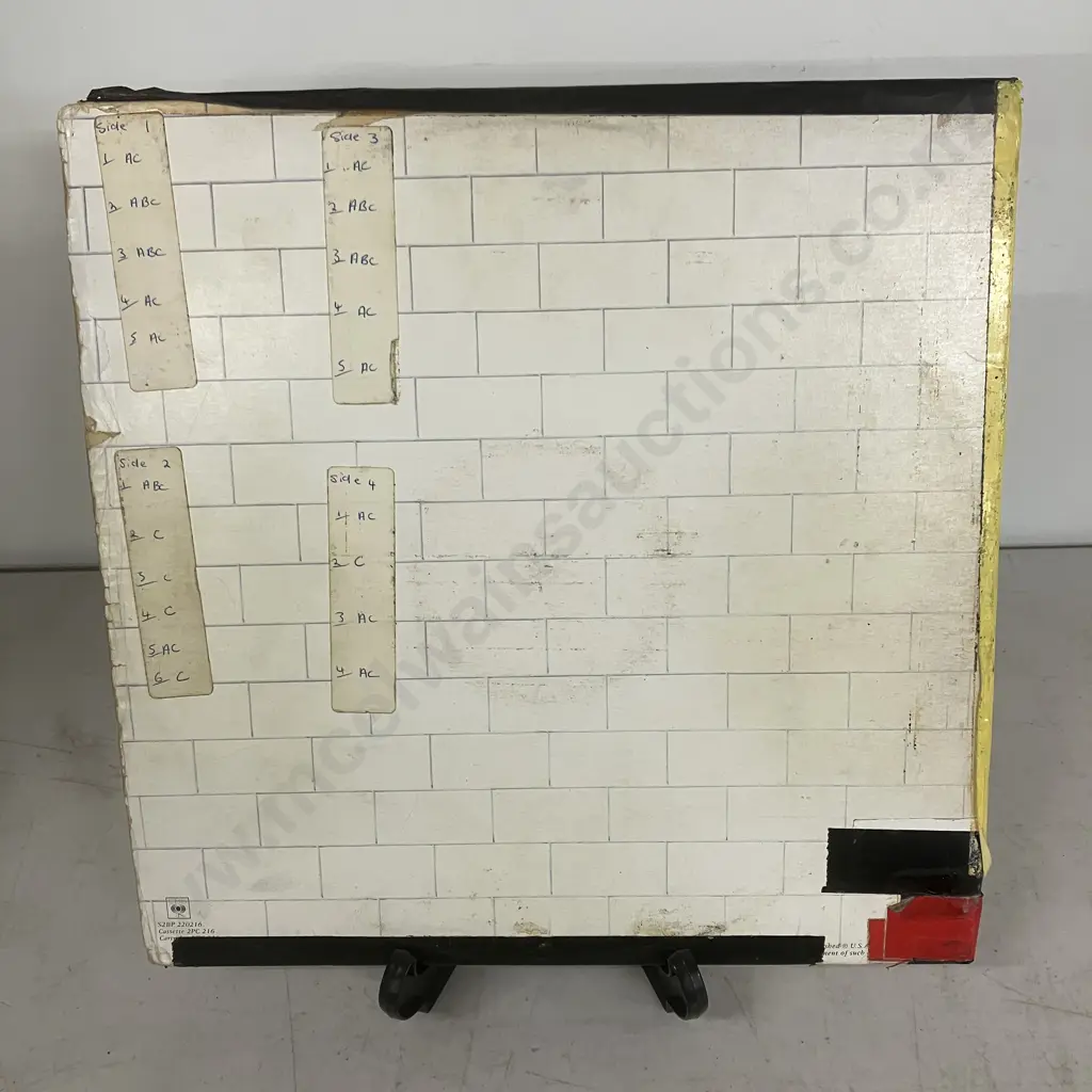 Pink Floyd The Wall 2 x Vinyl LP, Gatefold With Lyrics Sleeves, 1979 Original New Zealand Pressing Image 1++
