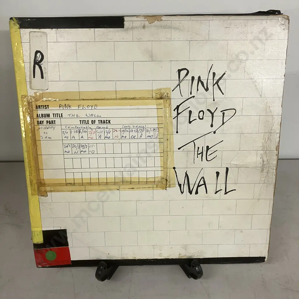 Pink Floyd The Wall 2 x Vinyl LP, Gatefold With Lyrics Sleeves, 1979 Original New Zealand Pressing Image 1++