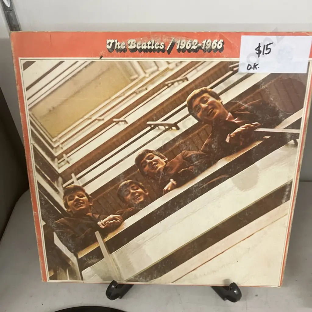 The Beatles 1962/1966 2LP Vinyl Gatefold With Lyric Sleeves PCSP 717 & Greatest Hits PMCM 7533 - New Zealand Pressings Image 1++