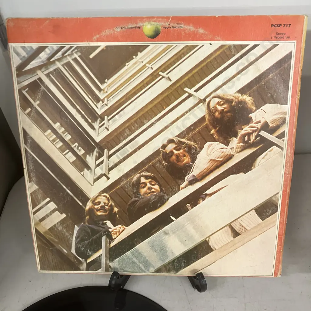 The Beatles 1962/1966 2LP Vinyl Gatefold With Lyric Sleeves PCSP 717 & Greatest Hits PMCM 7533 - New Zealand Pressings Image 1++