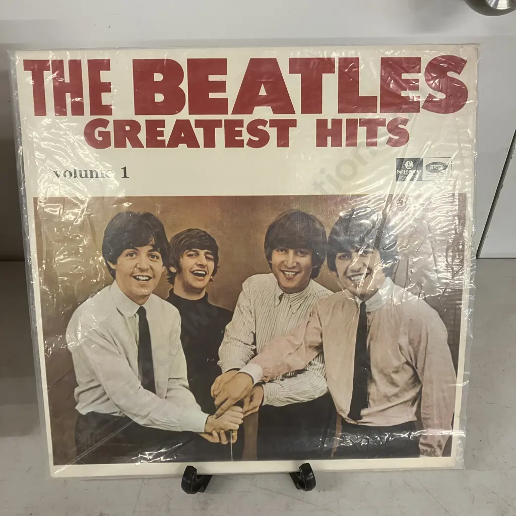 The Beatles 1962/1966 2LP Vinyl Gatefold With Lyric Sleeves PCSP 717 & Greatest Hits PMCM 7533 - New Zealand Pressings Image 1++