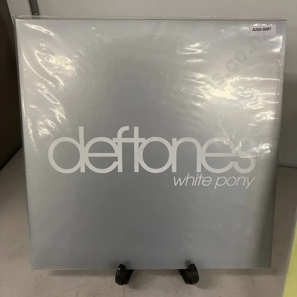 Deftones White Pony 2LP Vinyl 9362-49646-67, Freddie Mercury Mr Bad Guy, Queen Greatest Hits, Solid Gold 28 & 25 LPs Image 1++