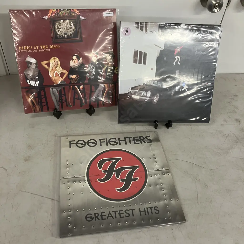 Science Fiction 2 x Vinyl LP Gatefold 2017 PMT-009 PMT! , Foo Fighters Greatest Hits, Panic At The Disco Image 1++