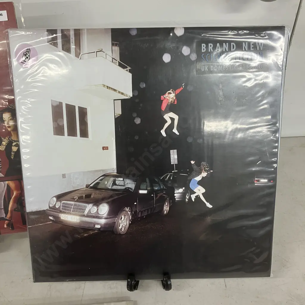 Science Fiction 2 x Vinyl LP Gatefold 2017 PMT-009 PMT! , Foo Fighters Greatest Hits, Panic At The Disco Image 1++
