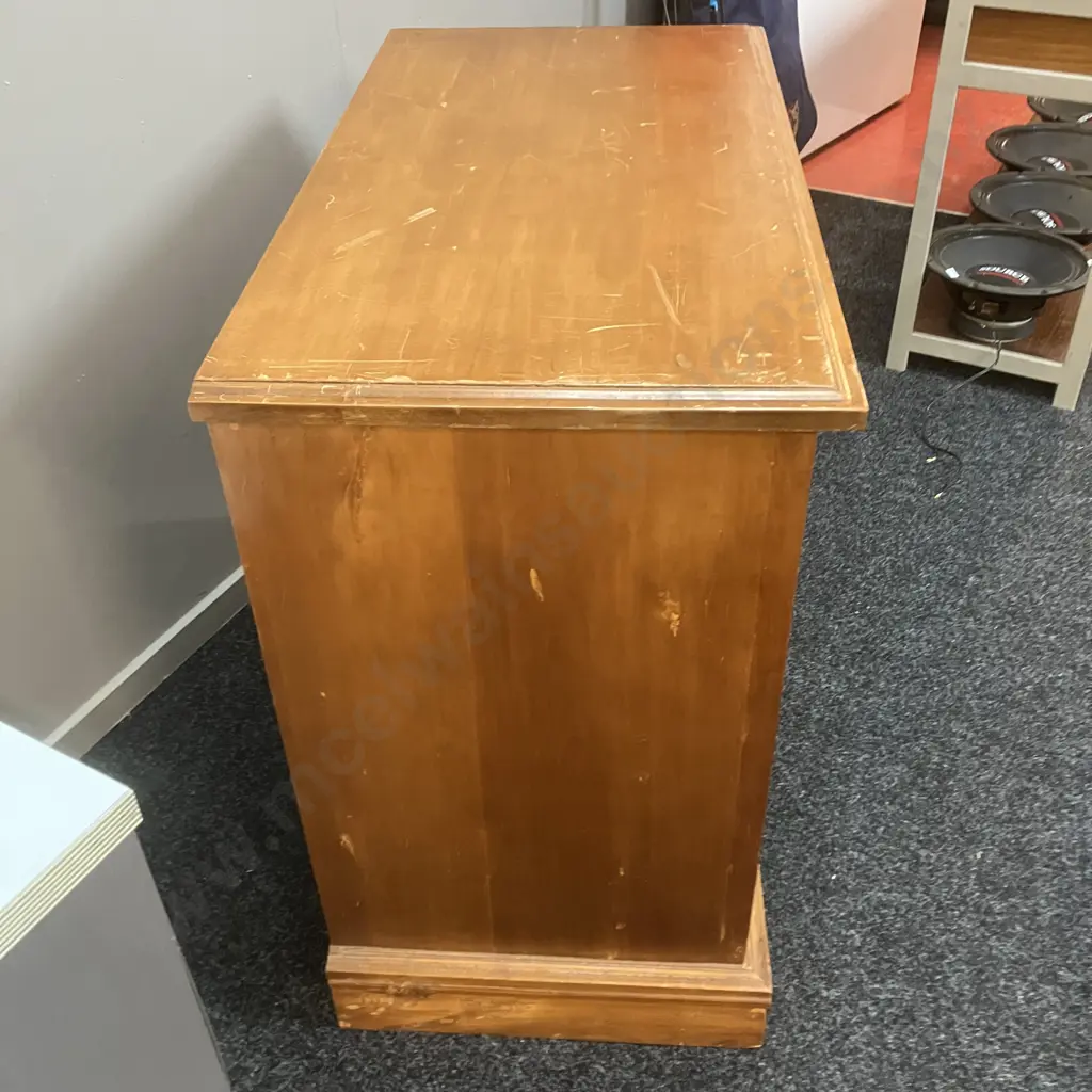 Rimu TV Stand. H79 W85 D44cm Image 1++