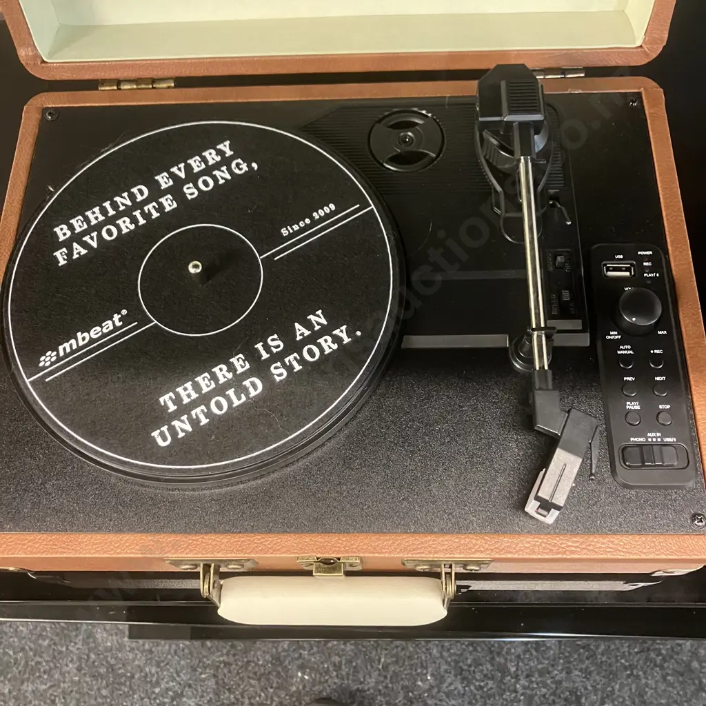 mbeat MB-USBTR128 Retro Turntable Recorder with USB Image 1++