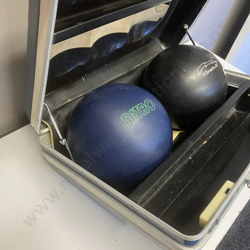 Vintage Ebonite Firebolt (6W1B330) & Ebonite Nitro (12H8169) Bowling Balls With Prince Carry Case Image 1++
