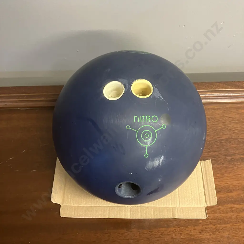 Vintage Ebonite Firebolt (6W1B330) & Ebonite Nitro (12H8169) Bowling Balls With Prince Carry Case Image 1++
