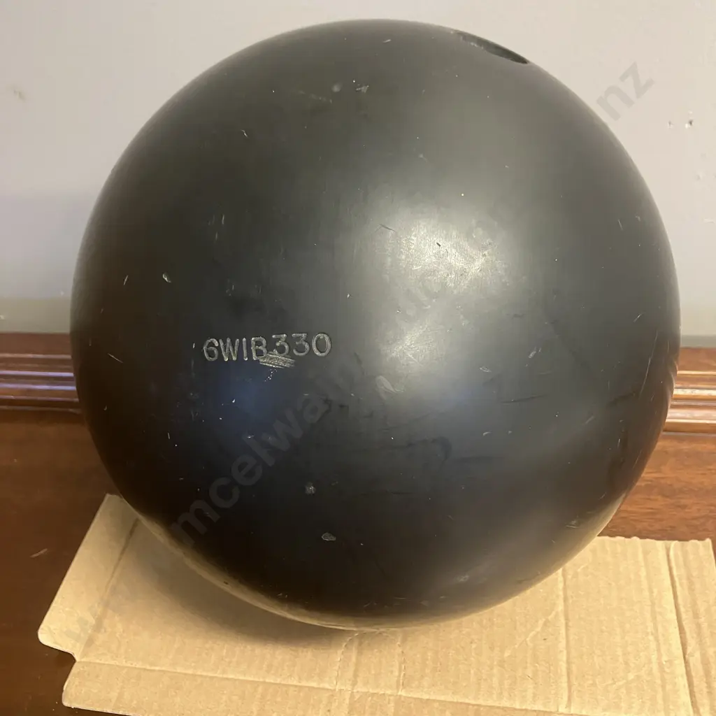 Vintage Ebonite Firebolt (6W1B330) & Ebonite Nitro (12H8169) Bowling Balls With Prince Carry Case Image 1++