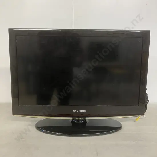Samsung 26" LCD TV - Model LA26C450ElM (No Remote)