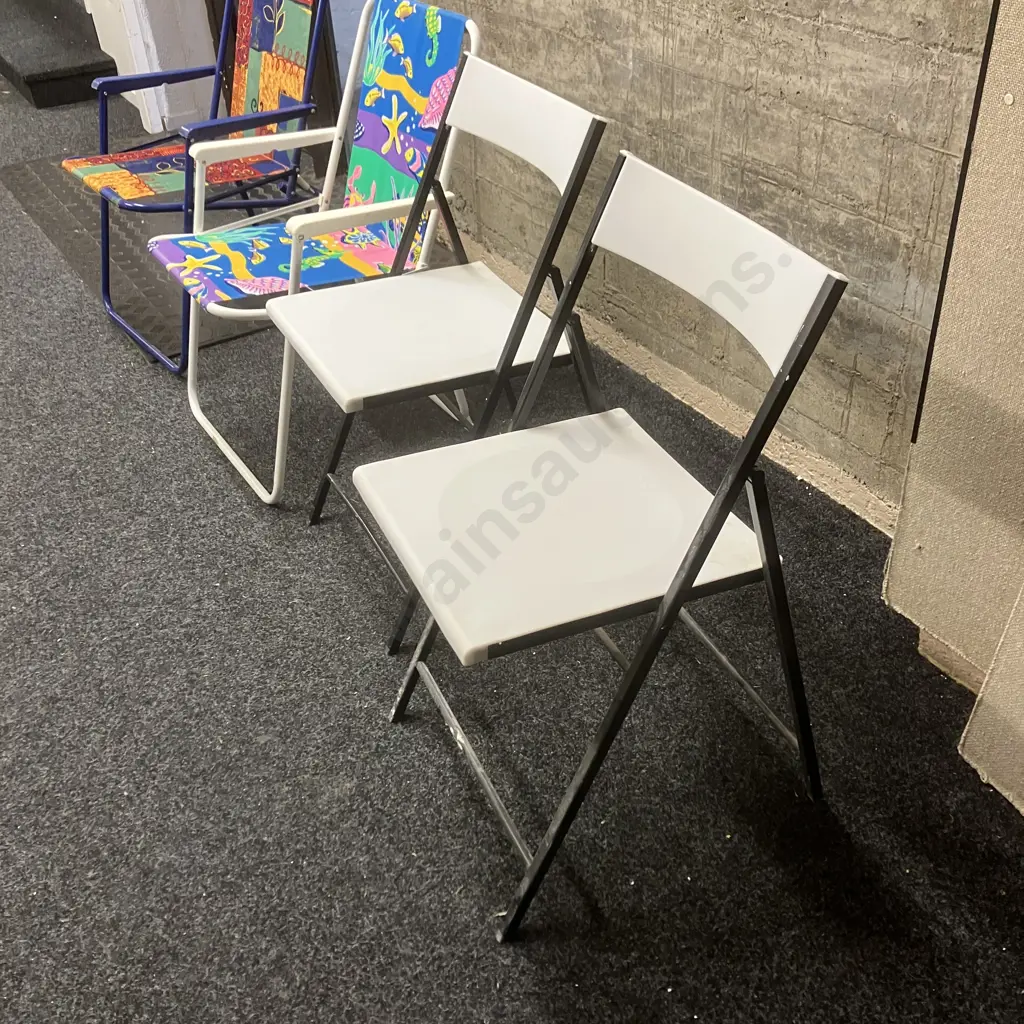 Pair of White Folding Chairs & Sprung Folding Beach Chairs Image 1++