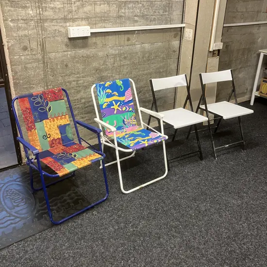 Pair of White Folding Chairs & Sprung Folding Beach Chairs