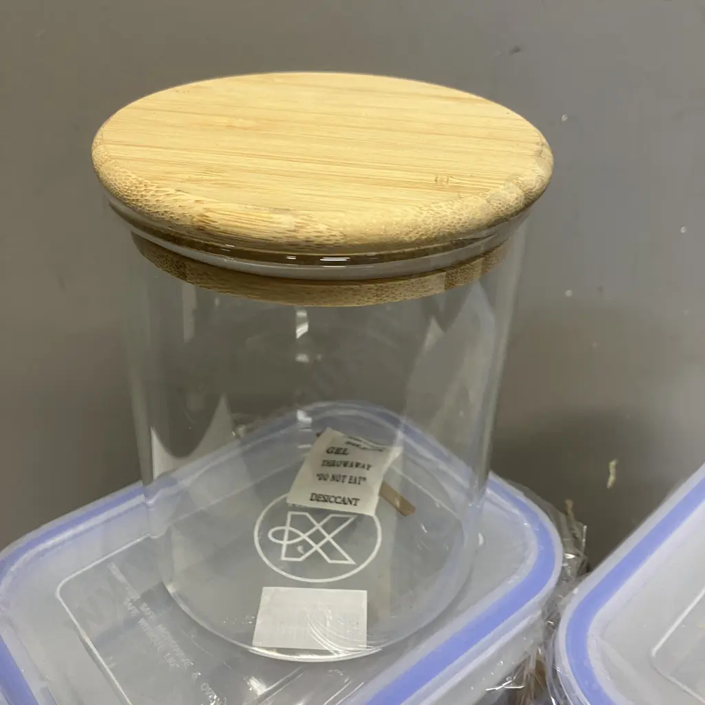 Kates Kitchen 750ml Glass Canister with Bamboo Lid x 7 & Rectangular Food Container 650ml x 4 Image 1++