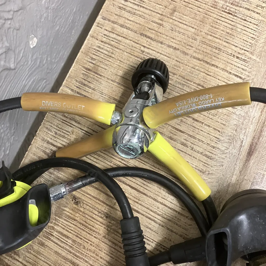 US Divers Conshelf 22 Regulator With US Divers Octo, Aqua-Lung Pivot 3 Gauge Console & Regulator Image 1++