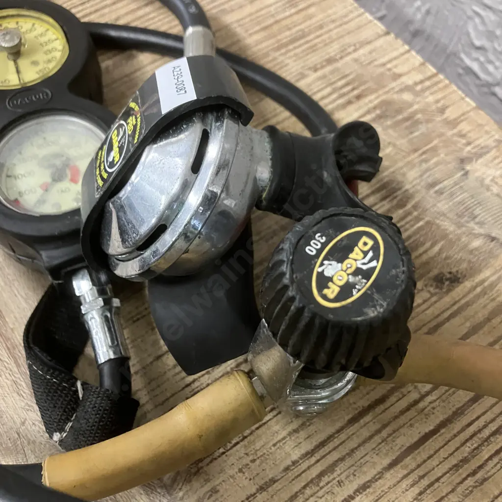 Dacor PBD Scuba Regulator with Dacor Gauge Console (LBS/IN & Feet) Image 1++